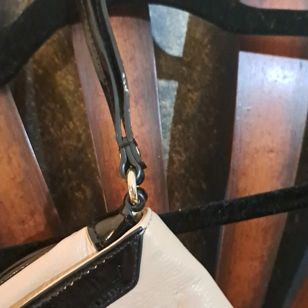 Kate Spade Wristlet Used - Picture 3 of 8